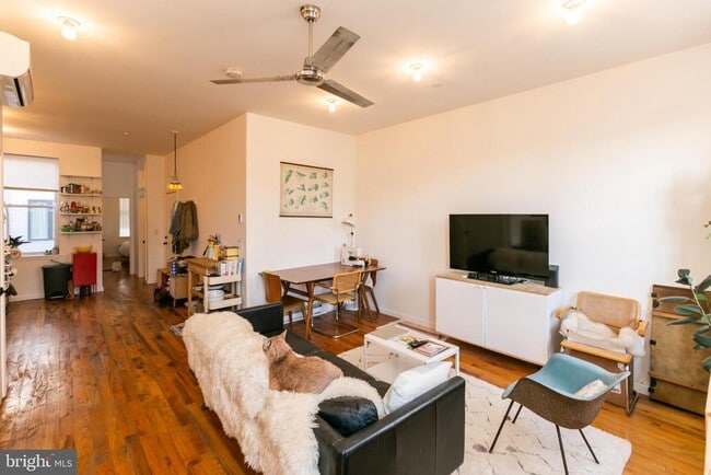 Photo - 2106 E York St Unit 2