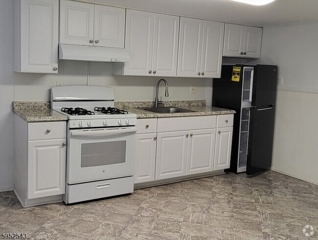 Building Photo - 60 E McFarlan St Unit 1 Rental