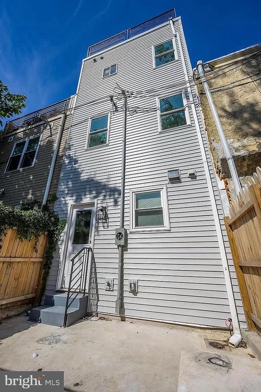 Photo - 2212 Greenwich St