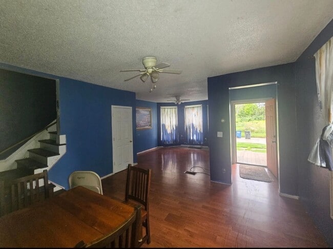 Photo - 321 Hiett Ave