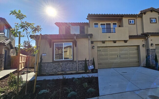 Brand New Meadow View Two Story Townhome i... - Brand New Meadow View Two Story Townhome i...