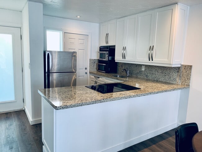 Photo - 528 Meridian Ave Unit 402