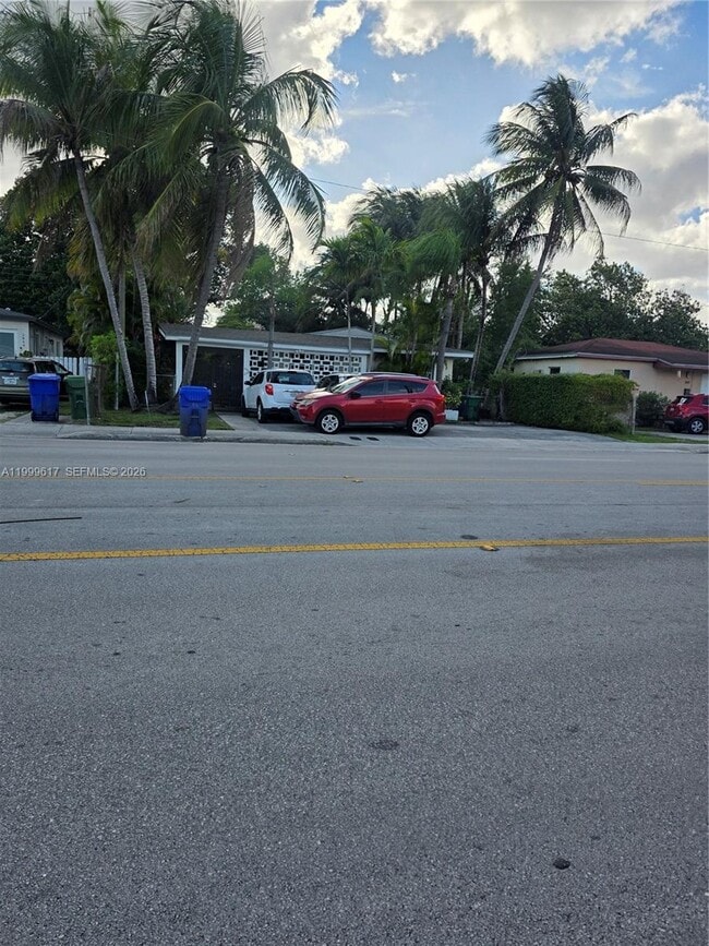 Building Photo - 2832 SW 37th Ave Unit 2834