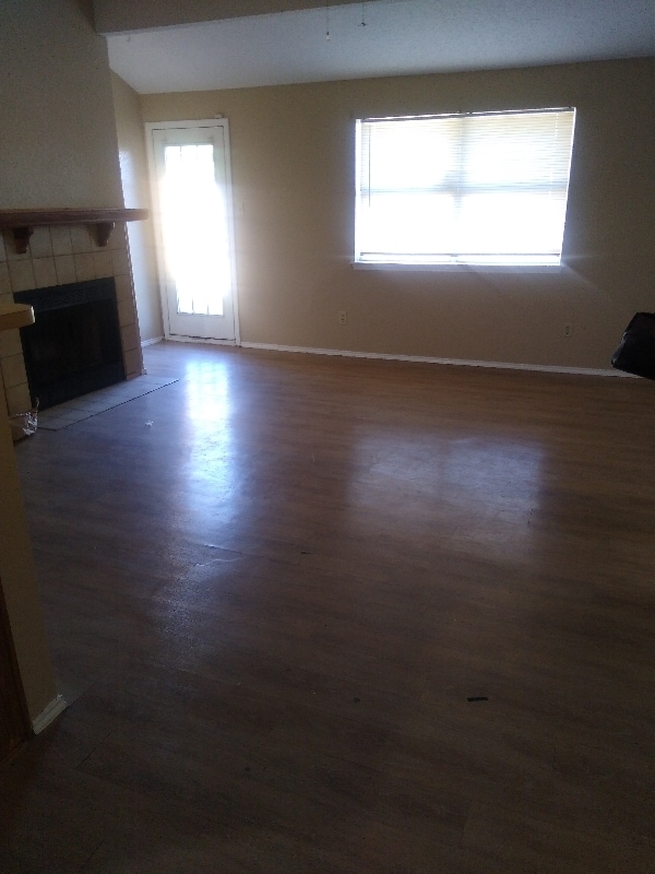 Photo - 415 Valley Mills Dr