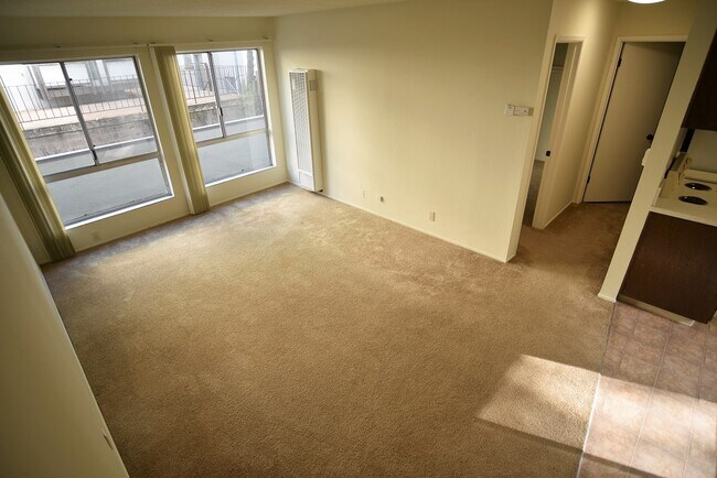 Photo - 2721 Haste St