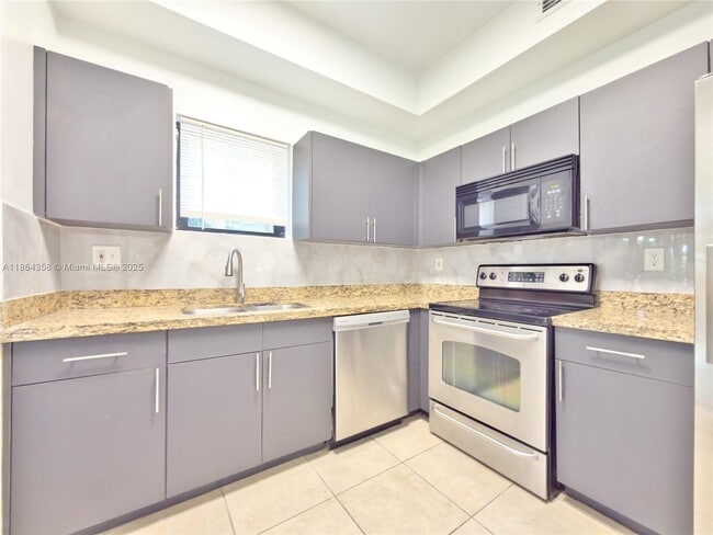 Photo - 3300 NE 192 St Unidad 118