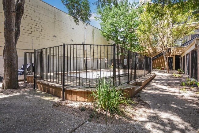 Photo - 2802 Nueces St Unit 312