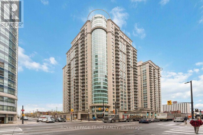 Photo - 234 Rideau St Unit 1210