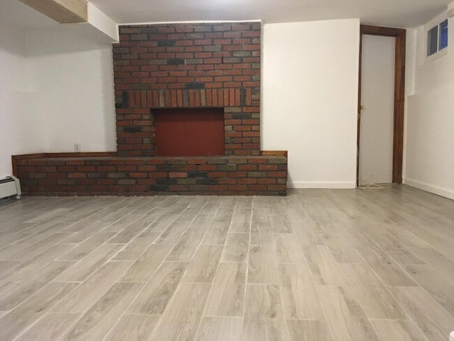 427 E 3rd St Unidad Garden