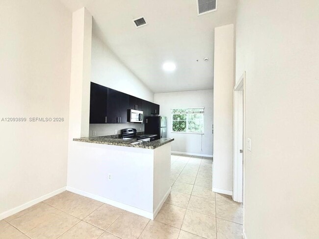 3423 W 80th St Unidad 204