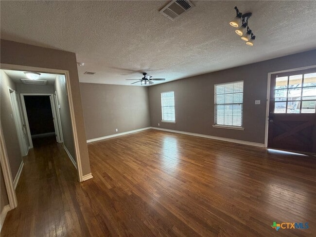 Photo - 127 Hillcrest Dr