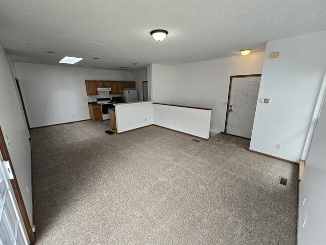 Photo - 748 W Belmont Ave