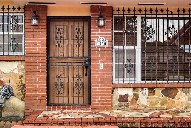 Photo - 1030 W 53rd Terrace