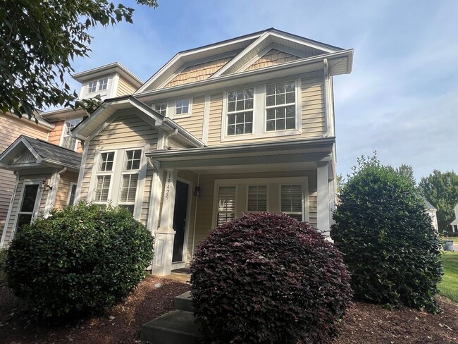 Building Photo - Charming 3 Bed/2.5 Bath Townhome in Cornel...