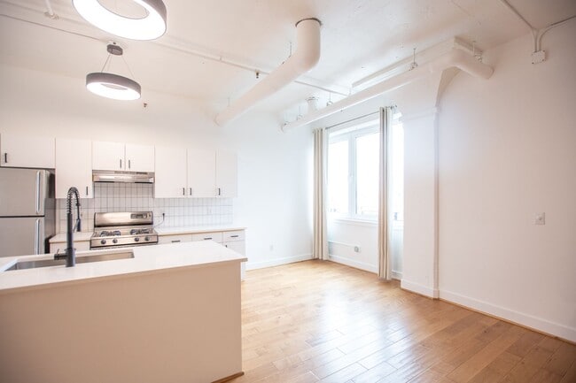 Photo - North Block Condo Available- Fully Remodeled Studio ! Unit 603