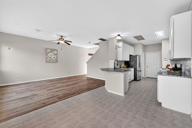 Photo - 16855 Carrollton Creek Ln