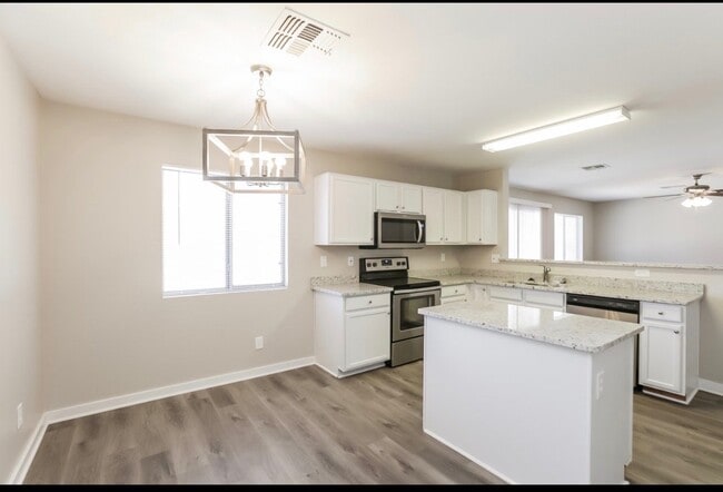Photo - 3134 W Wayland Dr