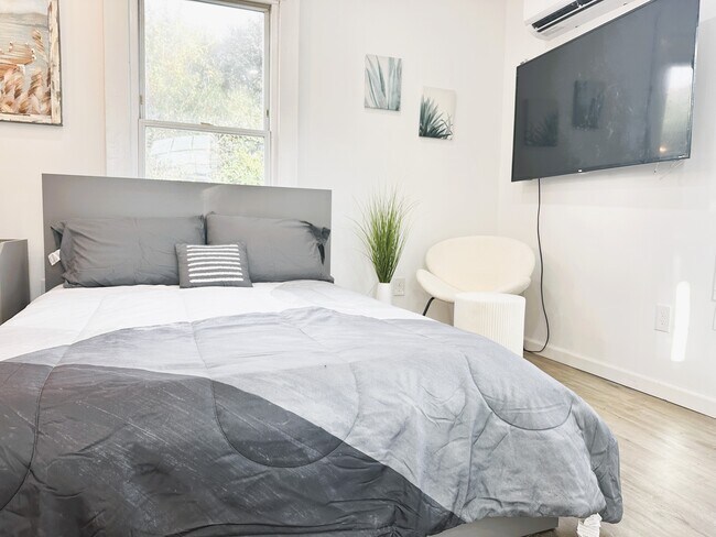 Photo - 2215 E Ocean View Ave