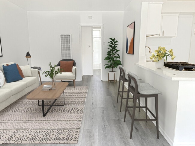 Building Photo - 2901 Kenwood Ave