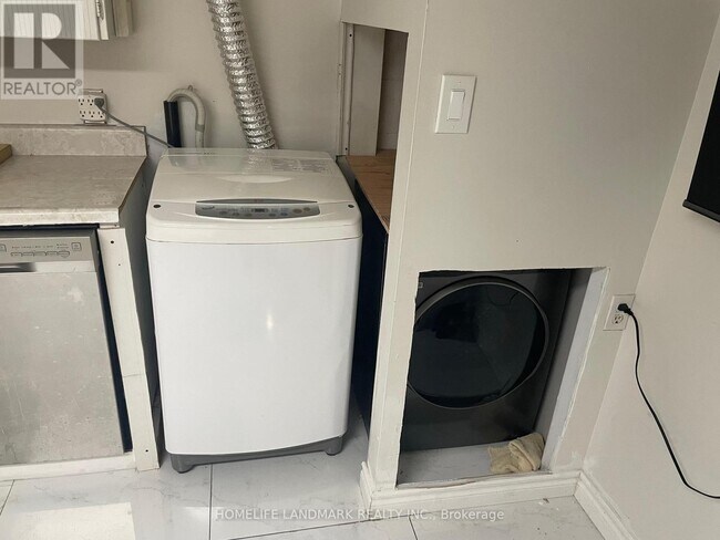 Photo - 385 Marybay Crescent