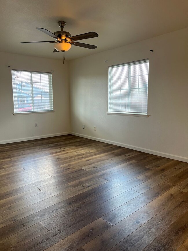 Photo - UPDATED 3 BEDROOM HOUSE WITH LARGE BACKYARD!