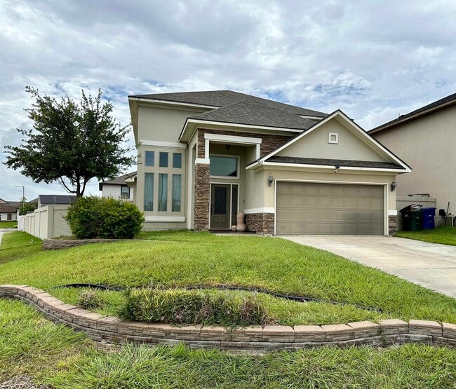 Photo - 302 Altozano Dr House