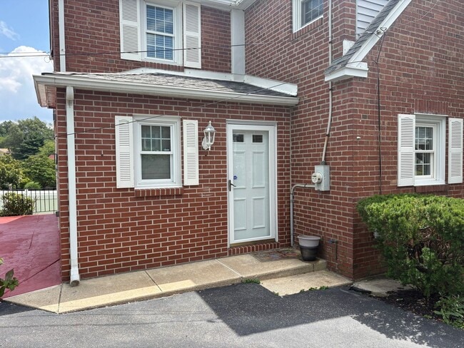Photo - 1011 Providence Rd
