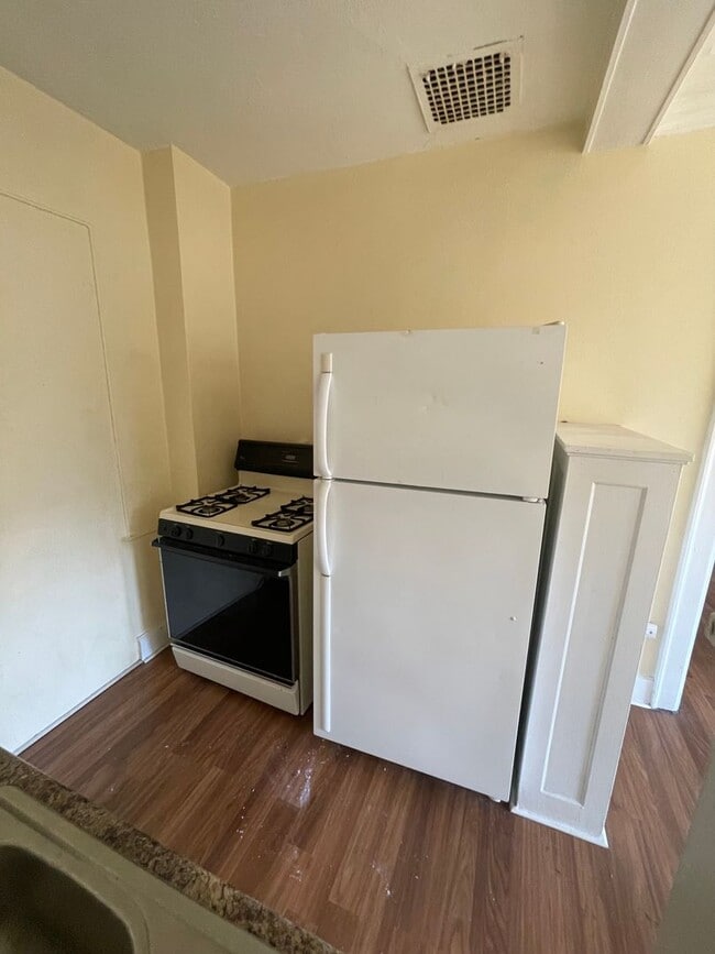 Whitestone Manor Apartments