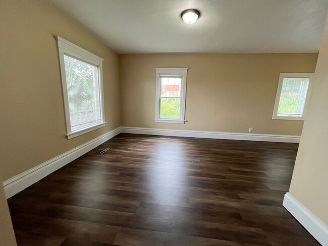 Photo - Spacious 4 Bed/2 Bath Rental Home!