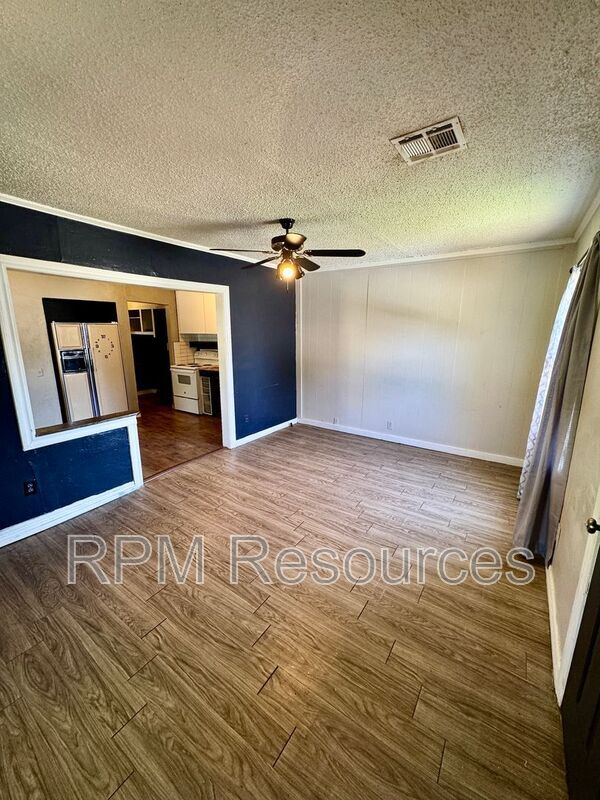 Photo - 2943 Pioneer Ave Unidad 2943