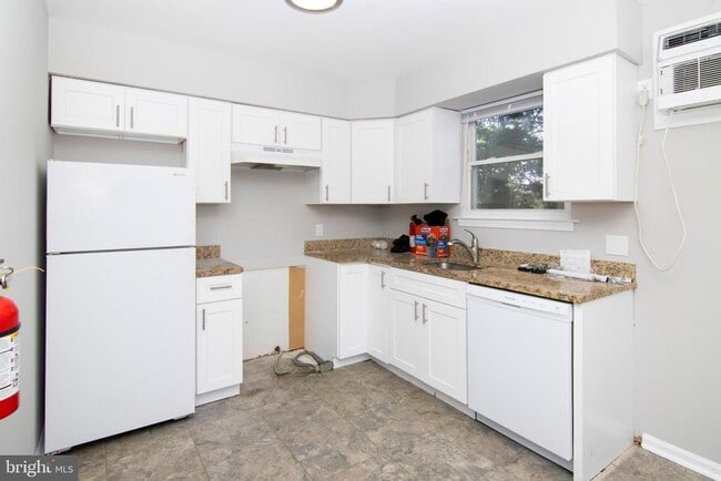 Photo - 106 Haines Ave