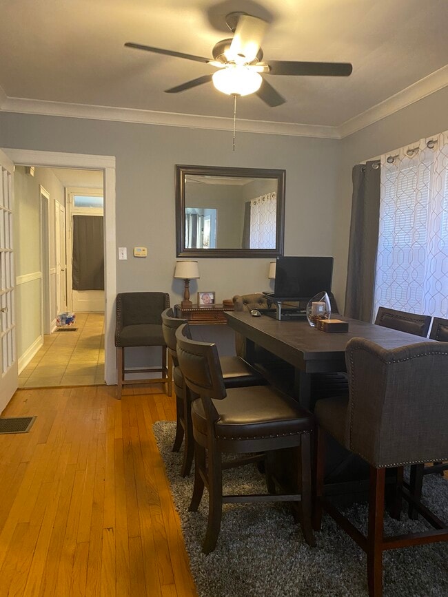 Photo - 1931 Wesley Ave