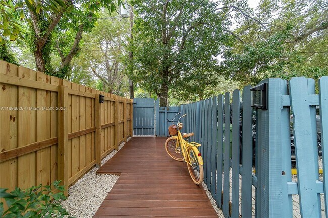 Photo - 312 SW 12th Ave Unidad B