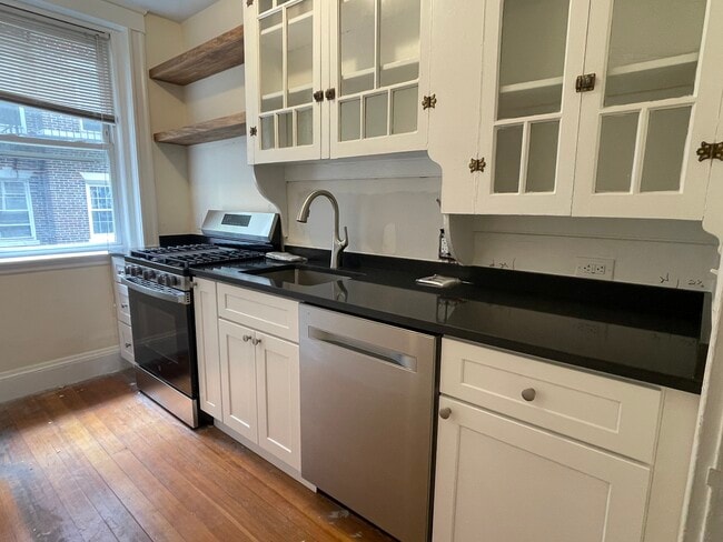 Building Photo - 15 Ellery St Unit 2