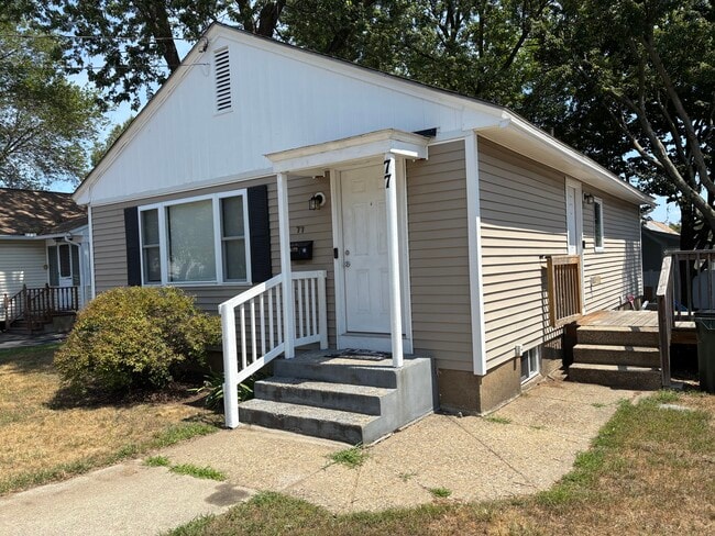 Building Photo - 77 Jewett St Rental