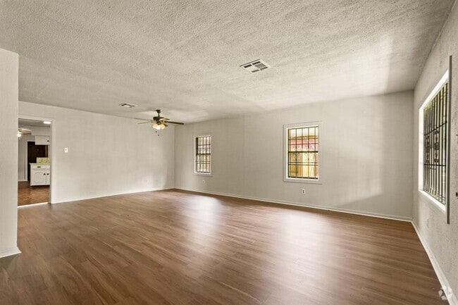 Building Photo - 2315 Leffingwell St Rental
