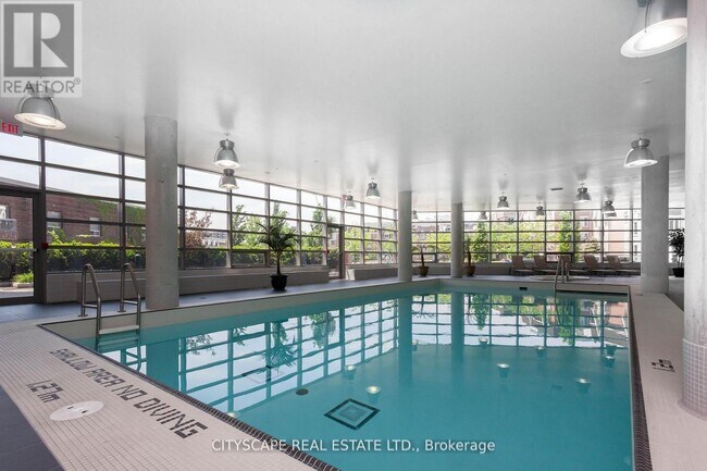 Photo - 38 Joe Shuster Way Unité 1325