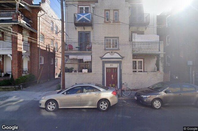 Photo - 801 N Sheppard St Apartment Unit 5