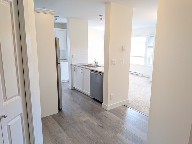 Photo - 9422 Victor St