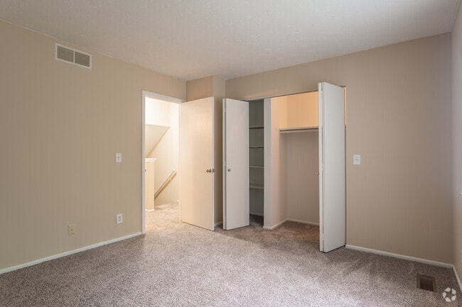 Townhouse 2BD 1.5BA 930 sq. ft.