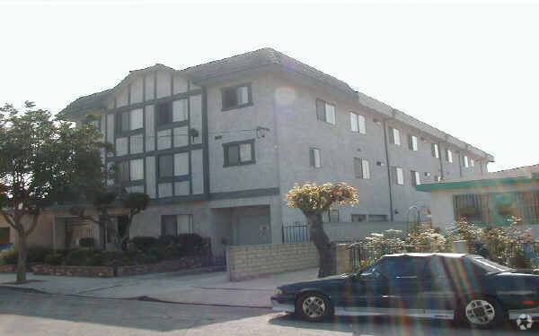 4016 W. 137th St.