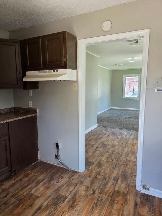 Photo - 1808 Scottwood St