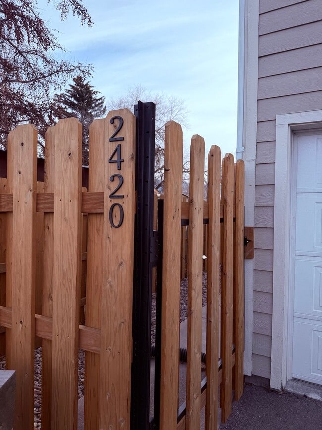 Photo - 2418-2420 Ernest Unidad 2420 Ernest Ave