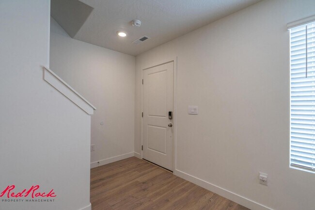 Photo - Dog Friendly! 3 Bedroom 2 Bathroom Townhome in Long Valley.