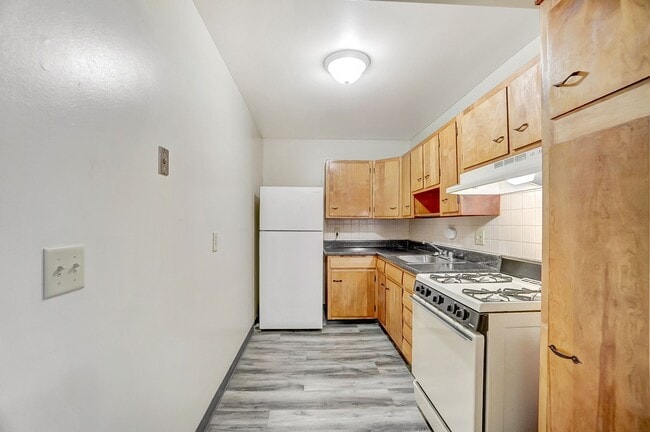 Photo - 540 - KARL PLAZA