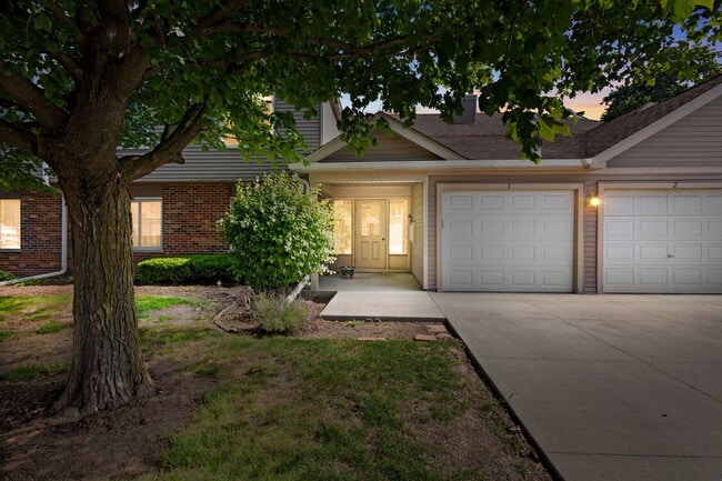 Building Photo - 7030 Park Ln Ct