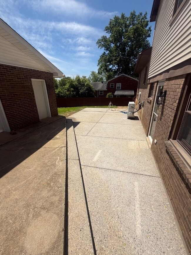 Photo - 6813 Wunderly Ct