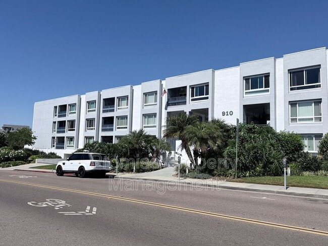 Building Photo - 910 N Pacific St Unit #40