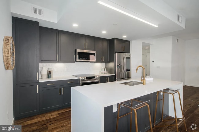 Building Photo - 1501 N 31st St Unit 219 Rental