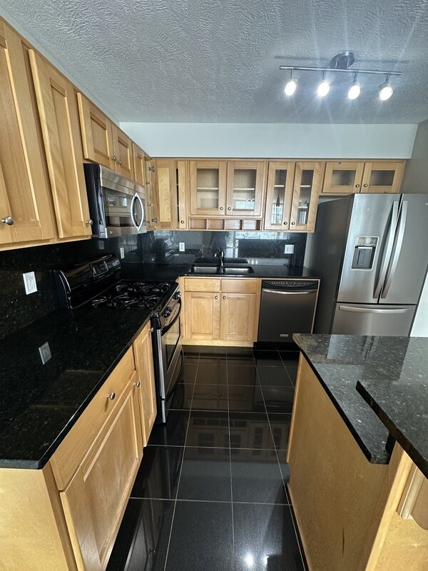 Building Photo - 2222 Detroit Ave Rental